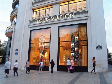 Louis Vuitton paris locations